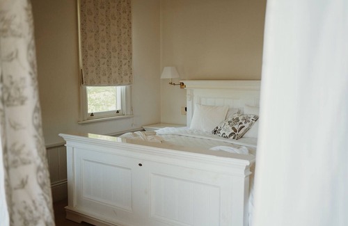 Grose Vale Other | Heritage Farmhouse With Fireplace and Pool