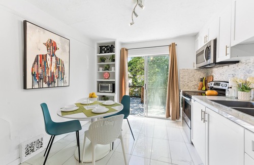 Mount Pleasant House | Heritage Home in Heart of City + 2 Parking Spots