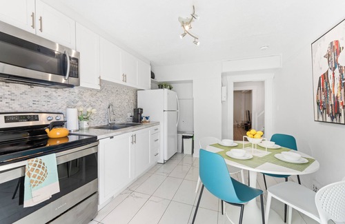Mount Pleasant House | Heritage Home in Heart of City + 2 Parking Spots