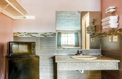 West Whittier-Los Nietos Hotel | Heritage Inn