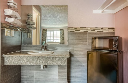 West Whittier-Los Nietos Hotel | Heritage Inn
