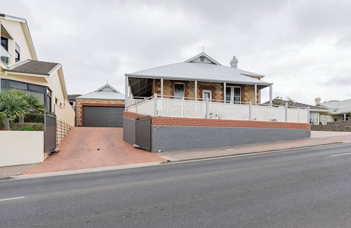 Brighton House | Heritage Luxury Beach Home on the doorstep to Adelaides best beach