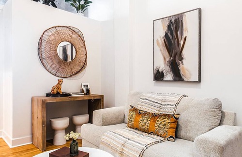 Downtown Charleston Apartment | Heritage Suite at 360 King