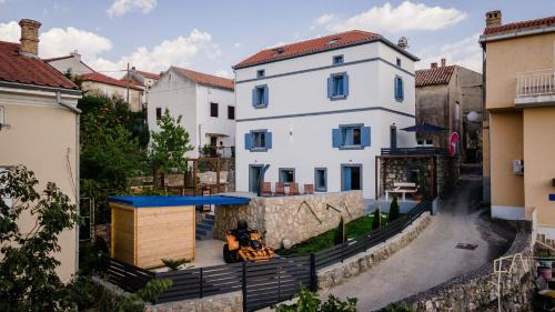Municipality of Omisalj Villa | Heritage Villa Castel Muschio