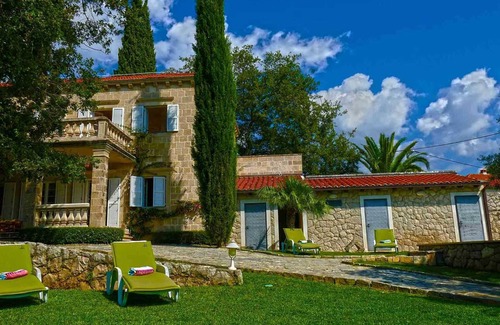 Cilipi Villa | Heritage villa perfect for families with pets