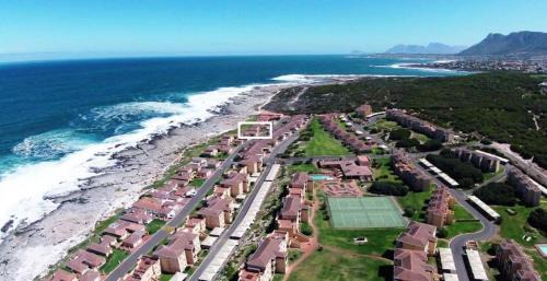 Westcliff Resort | Hermanus Beach Club - Le Maree House 18