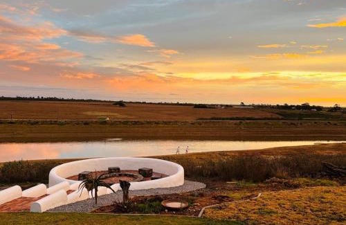 Hermanus House | Hermanus - Escape Wines - House on Wine & Protea farm