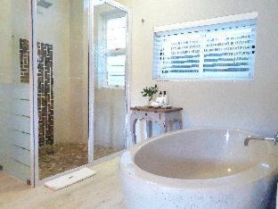 Hermanus House | Hermanus Lodge on the Green - Solar Power