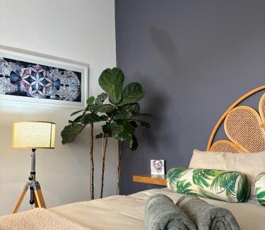 Kareeberg Apartment | Hermanus Waterfront Boho Studio Apartment, Whale Coast Hideaway