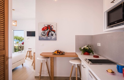 Kato Stalos House | Hermes Beach Front