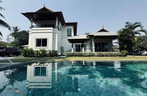 Nong Prue Villa | Hermit villa 3BR 4KingBeds 4BA 8Hr Butler