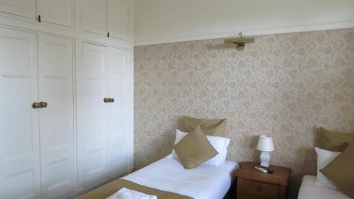 Wellington Hotel | Hermitage Hill Country Retreat