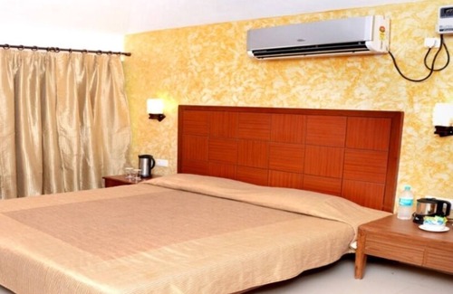 Surajkund Hotel | Hermitage Huts Tourist Resort