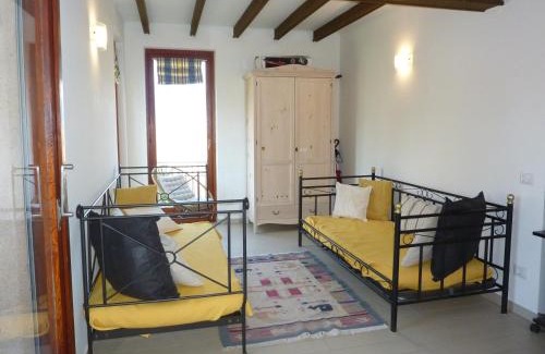 Porto Valtravaglia Apartment | Hermitage mimosa