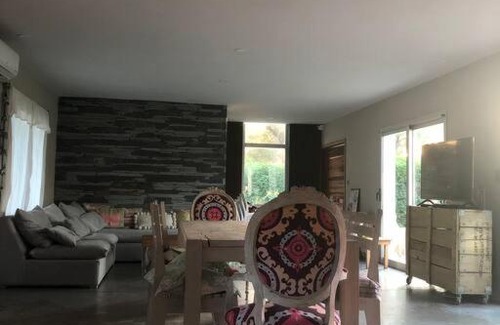 Villa Allende House | Hermosa Casa con Pileta cerca del Golf