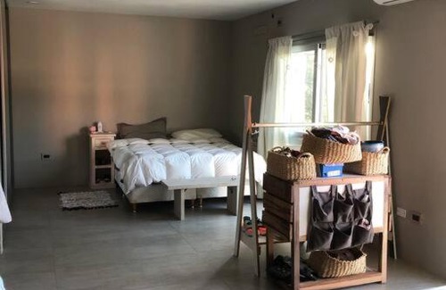 Villa Allende House | Hermosa Casa con Pileta cerca del Golf