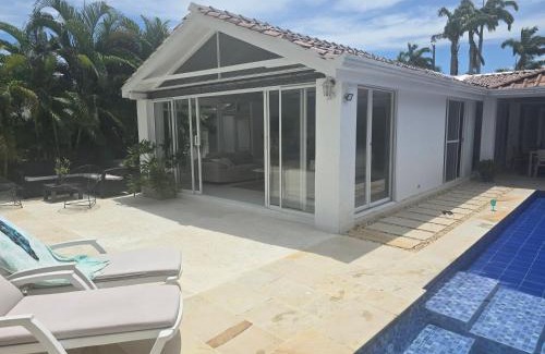 Girardot Villa | Hermosa casa en condominio campestre el peñon