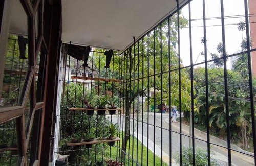 Robledo House | Hermosa Casita Vertical
