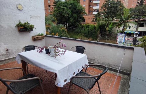 Robledo House | Hermosa Casita Vertical