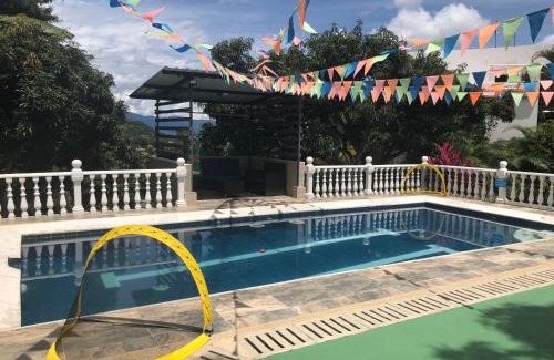Anapoima Villa | Hermosa Finca en Anapoima Villa Esmeralda