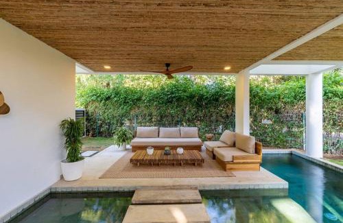 Playa Hermosa House | Hermosa Palms, Casa Lorenzo Beach Front Club House