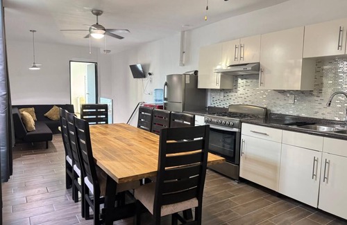 Guadalajara Municipality House | Hermosa Province Duplex House (Large Groups)