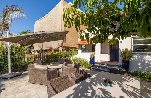Hermosa Beach Cottage | Hermosa Walk Street 2b Beach Cottage! Steps to the Sand!