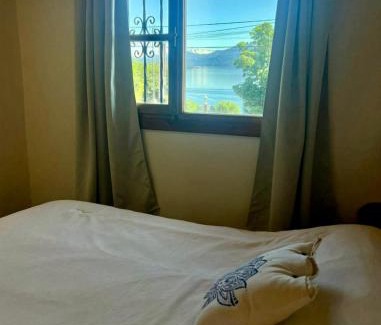 San Carlos de Bariloche Apartment | Hermosas Cabañas frente con vista al Nahuel Huapi