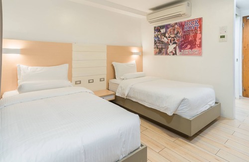 San Andres Bukid Hotel | Heroes Hotel