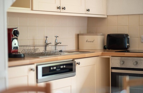 Littleham Cottage | Heron Cottage - Countryside cottage with a pool