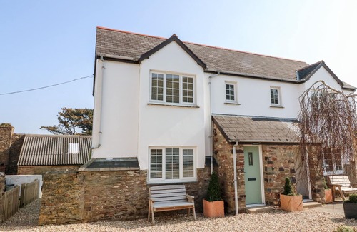 Watermouth Cottage | HERON COTTAGE, pet friendly, character holiday cottage in Ilfracombe