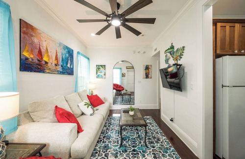 White Street Gallery District Apartment | Heron Hideaway