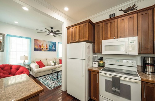 White Street Gallery District Apartment | Heron Hideaway