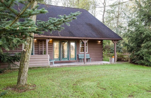 Lakeville Cottage | Heron Hill at Secluded Cabins