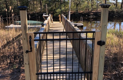 Long Beach House | Heron's Hideaway - Davis Canal fishing dock & kayak launch - dog friendly
