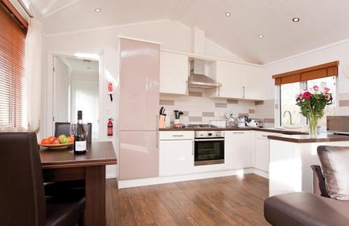 Narberth Resort | Herons Brook Retreat Lodges