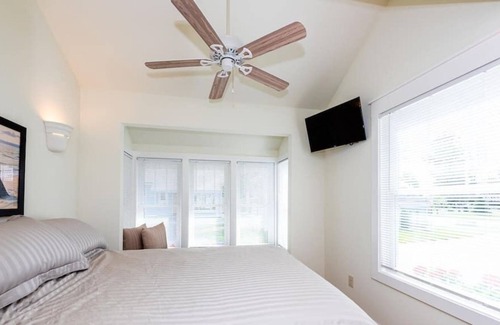 Paw Paw Lake Cottage | Herons Nest I ALL 6 Private Paw Paw Lake Cottages
