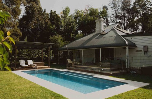 Willunga South Cottage | Herrings House: iconic designer nature retreat
