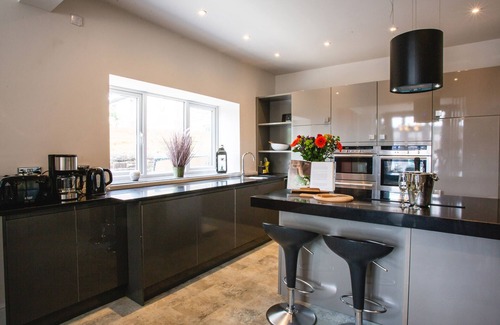 Skipton Cottage | HERRIOTS HOUSE, pet friendly, luxury holiday cottage in Skipton