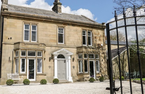 Skipton Cottage | HERRIOTS HOUSE, pet friendly, luxury holiday cottage in Skipton