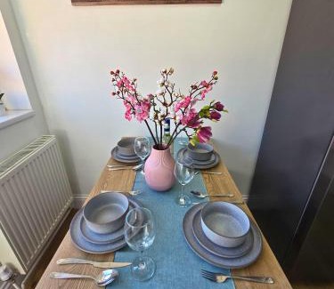 Stevenage House | Hertfordshire - Stylish 6BR Retreat, 3 Parking