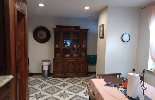 Monticello House | Hess Suite