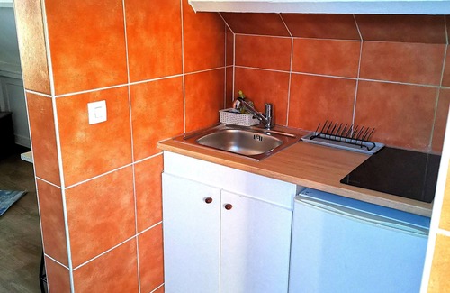 Villeneuve-le-Roi Apartment | Hestia Conciergerie, Charming Studio ALL INCLUSIVE
