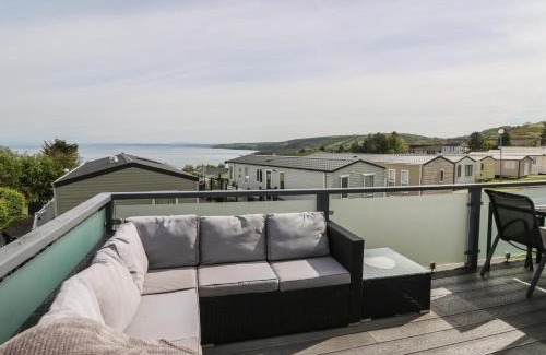 New Quay House | Heulwen