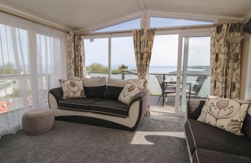 New Quay House | Heulwen