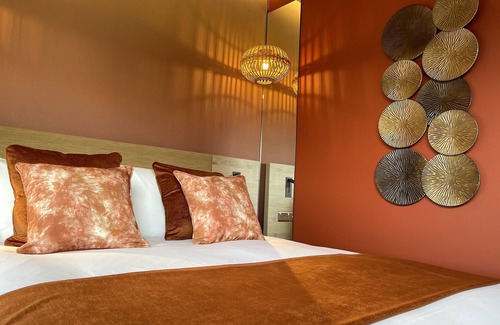Auckley Hotel | Hex Wildlife Hotel