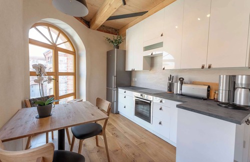 Buhlau Apartment | HexenburgbeiDresden 4-Raum Architektengaleriew., Whirlwanne, Kamin, Balkon