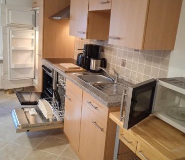 Hohegeiß Apartment | Hexenstube Jorjina - WLAN - Garten- tolles Bad -Wandern -Mountainbike - Motorradurlaub