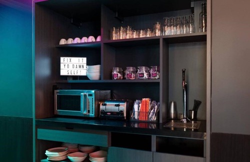 Goose Hollow House | Hey gorgeous! You seem like you’re up for a good time.