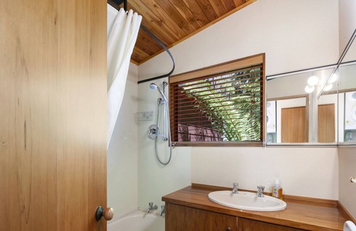 Nukuhau House | Hey Jude - Taupo Holiday Home